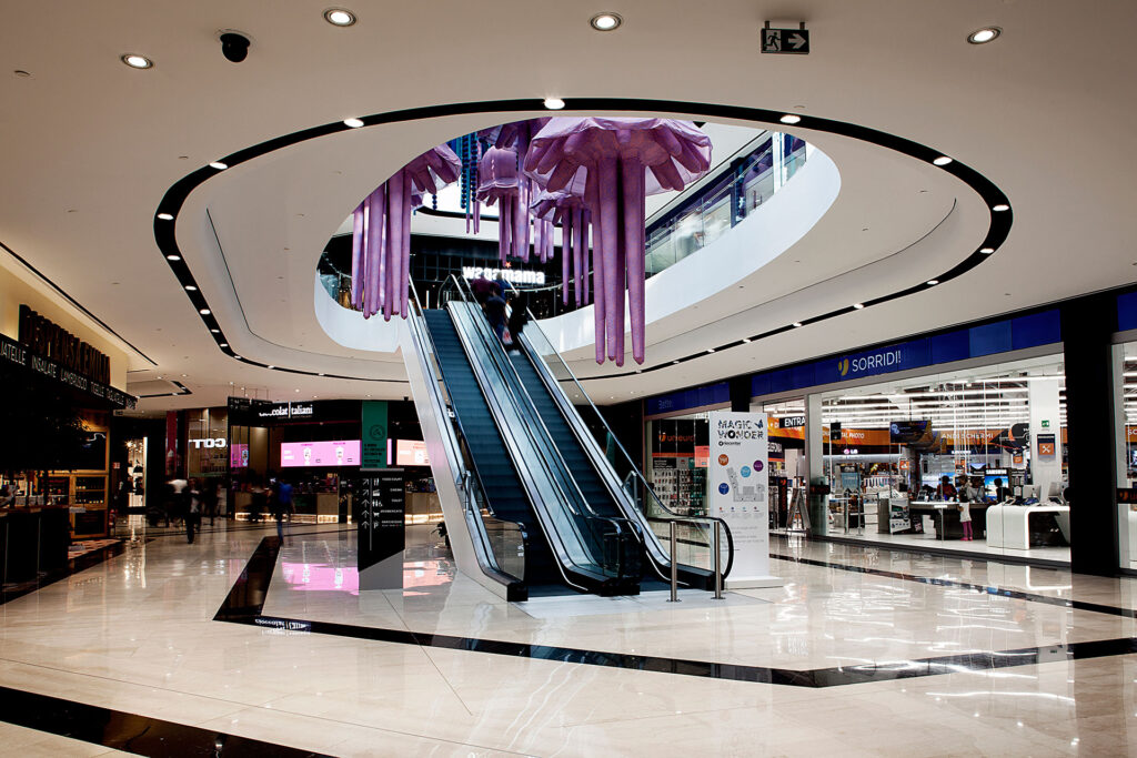 Orio Center Bergamo Centro Commerciale by De8 Architetti & SCE Project